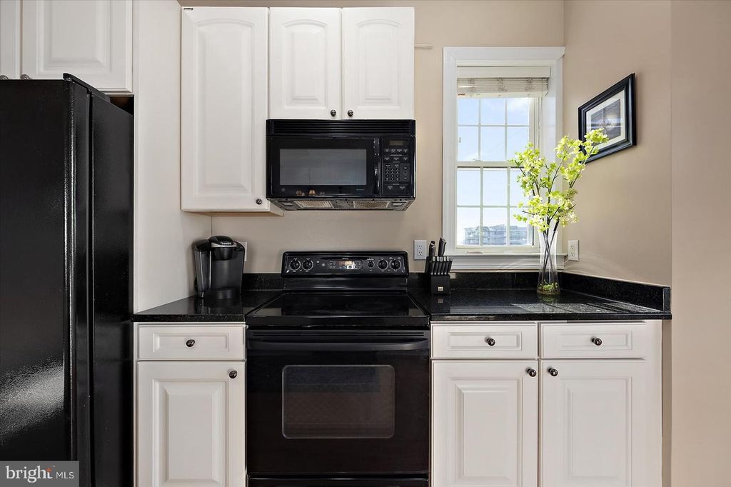 Image 11 of property listing at 17 78TH ST #D, Ocean City, MD 21842