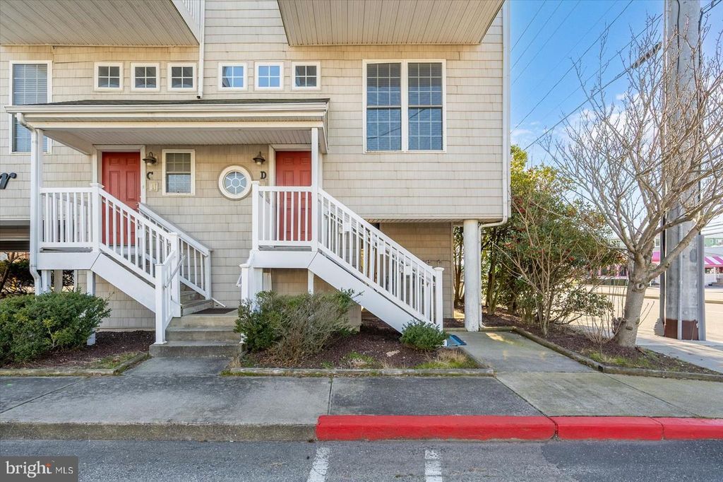 Image 2 of property listing at 17 78TH ST #D, Ocean City, MD 21842