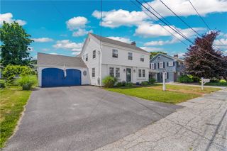 24 Huntington Drive, East Providence, RI 02916