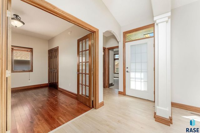 3709 S Pillsberry Ave Avenue, Sioux Falls, SD 57103