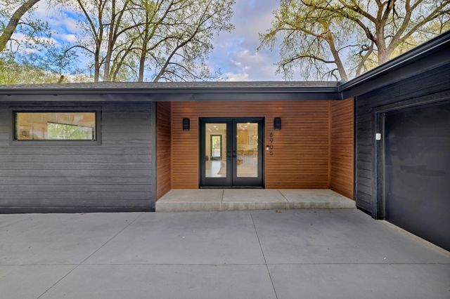 6905 Dakota Trail, Edina, MN 55439