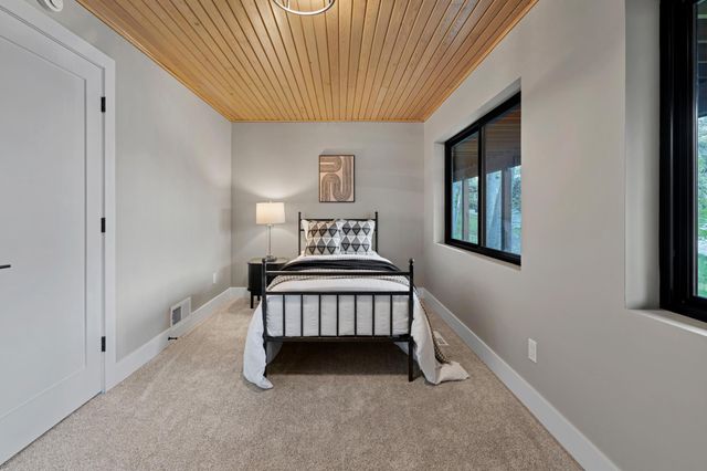 6905 Dakota Trail, Edina, MN 55439