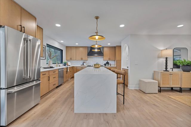 6905 Dakota Trail, Edina, MN 55439