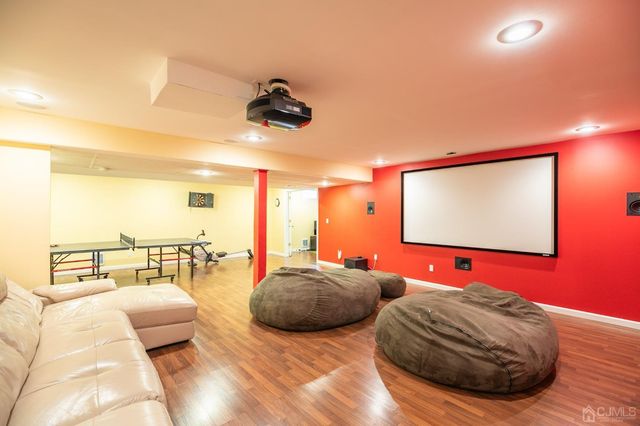 29 Vocisano Court, Piscataway, NJ 08854