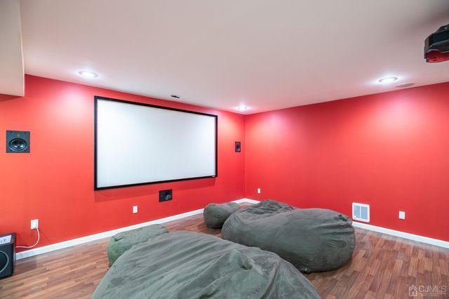 29 Vocisano Court, Piscataway, NJ 08854