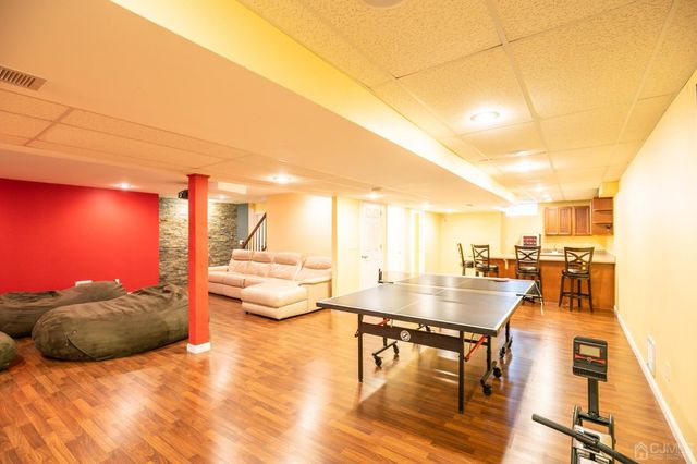 29 Vocisano Court, Piscataway, NJ 08854