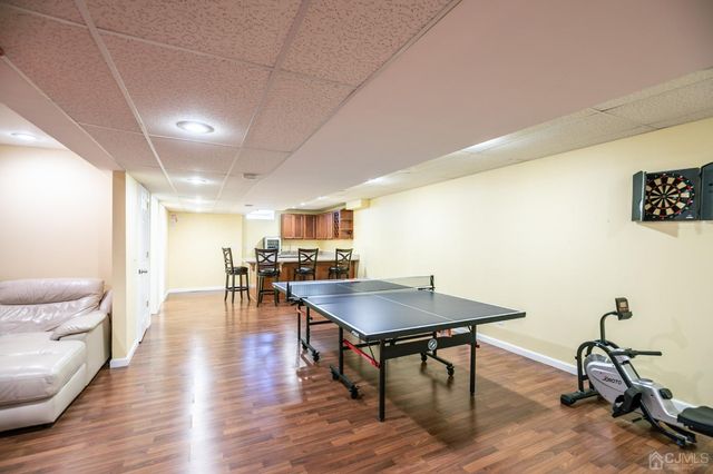 29 Vocisano Court, Piscataway, NJ 08854