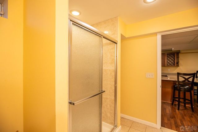 29 Vocisano Court, Piscataway, NJ 08854