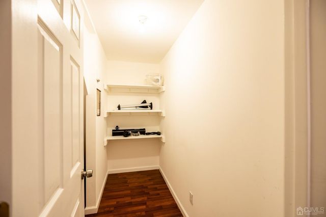 29 Vocisano Court, Piscataway, NJ 08854