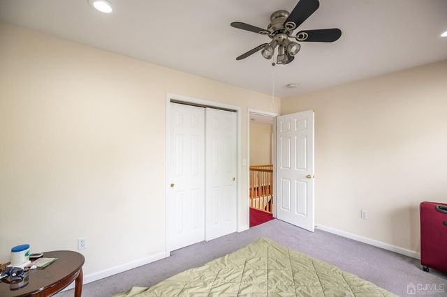 29 Vocisano Court, Piscataway, NJ 08854