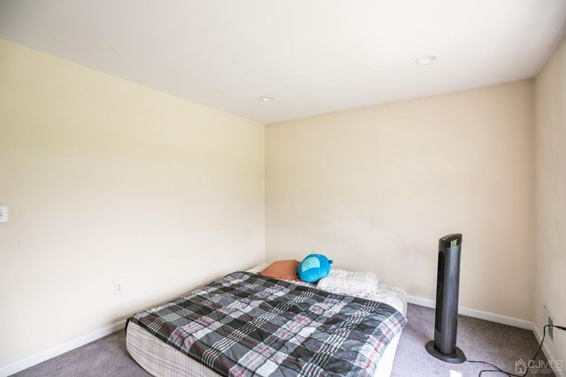 29 Vocisano Court, Piscataway, NJ 08854