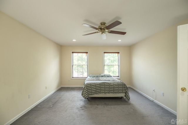 29 Vocisano Court, Piscataway, NJ 08854