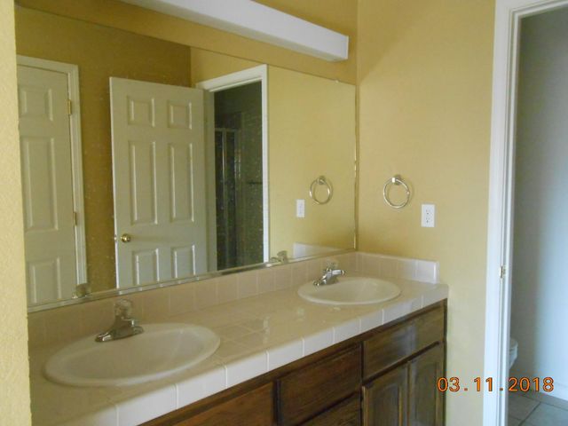 1773 Erwin Lane, Yokuts Valley, CA 93675