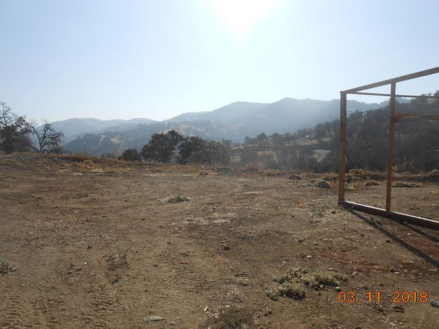 1773 Erwin Lane, Yokuts Valley, CA 93675