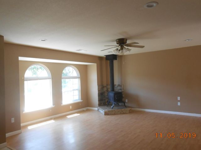 1773 Erwin Lane, Yokuts Valley, CA 93675