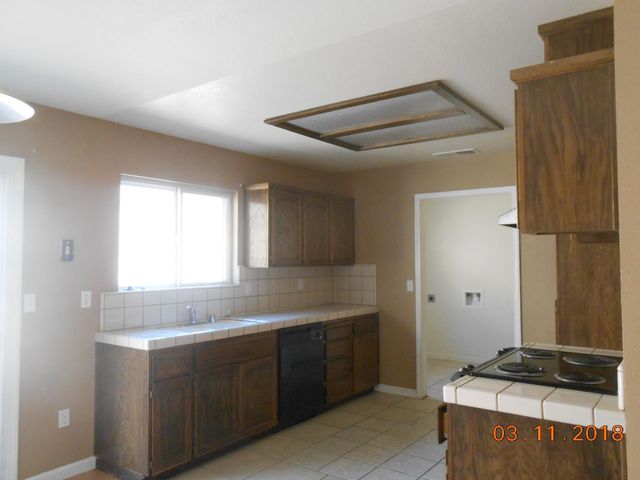 1773 Erwin Lane, Yokuts Valley, CA 93675