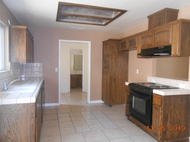 1773 Erwin Lane, Yokuts Valley, CA 93675