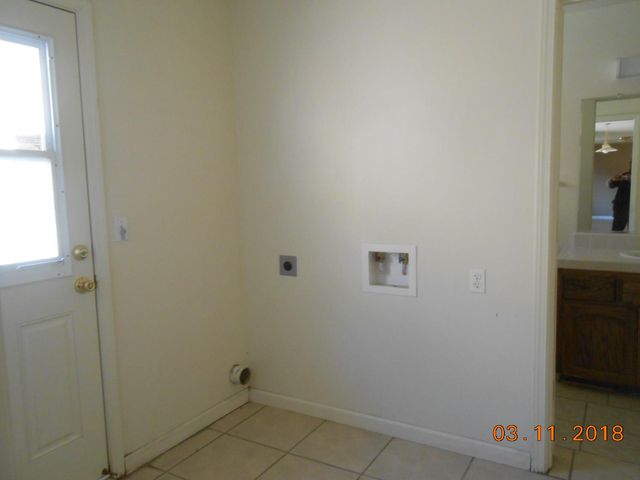 1773 Erwin Lane, Yokuts Valley, CA 93675