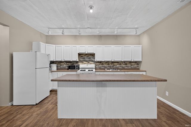 10991 S State Rd 43, Brookston, IN 47923