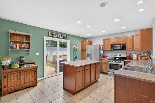 10991 S State Rd 43, Brookston, IN 47923