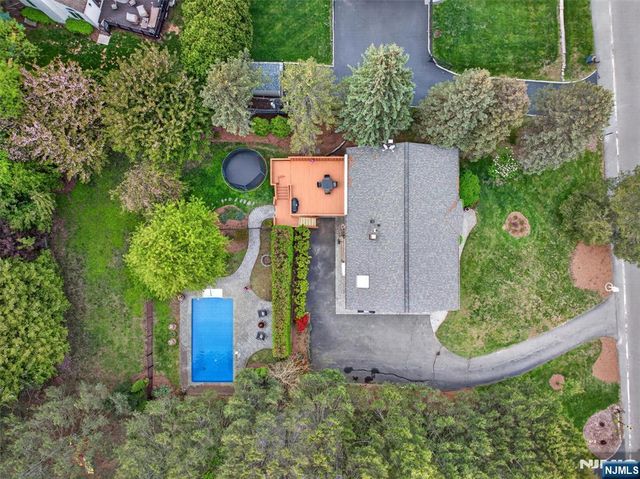 307 E Crescent Avenue, Ramsey, NJ 07446