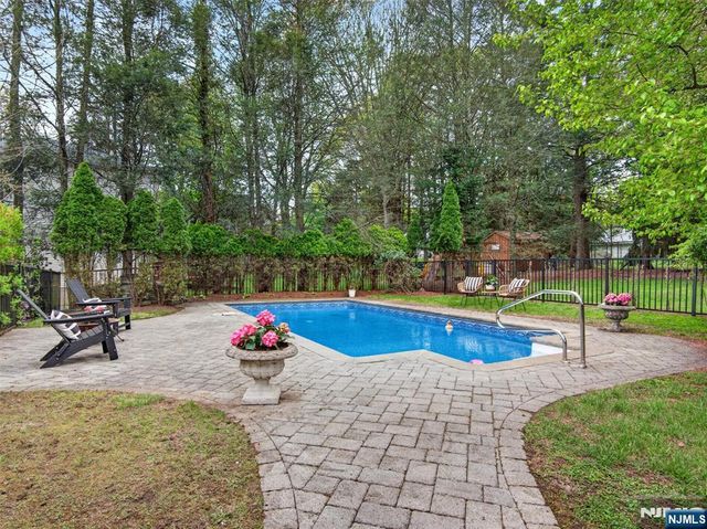 307 E Crescent Avenue, Ramsey, NJ 07446