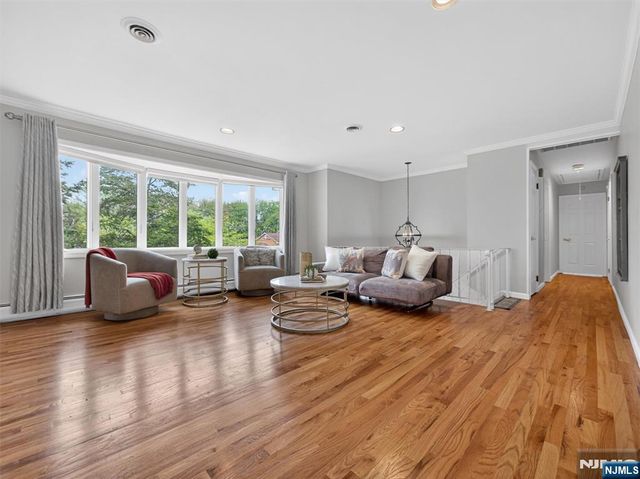 307 E Crescent Avenue, Ramsey, NJ 07446
