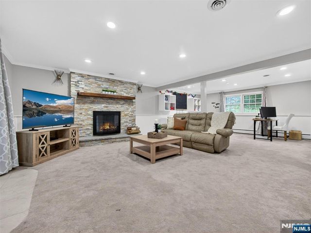 307 E Crescent Avenue, Ramsey, NJ 07446