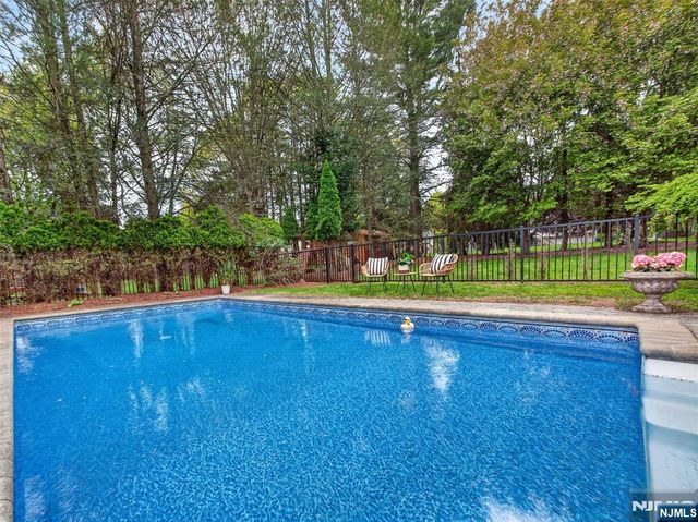 307 E Crescent Avenue, Ramsey, NJ 07446