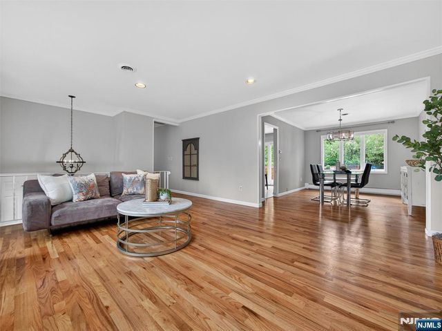 307 E Crescent Avenue, Ramsey, NJ 07446