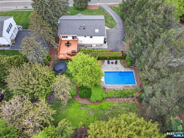 307 E Crescent Avenue, Ramsey, NJ 07446