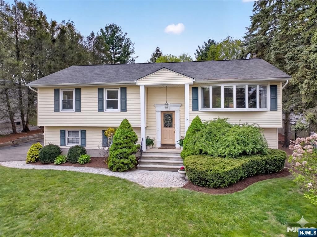307 E Crescent Avenue, Ramsey, NJ 07446