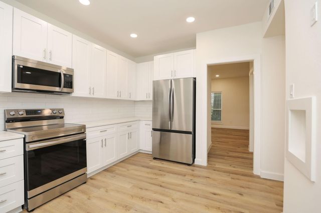 1115 Augusta Drive A2, Houston, TX 77057