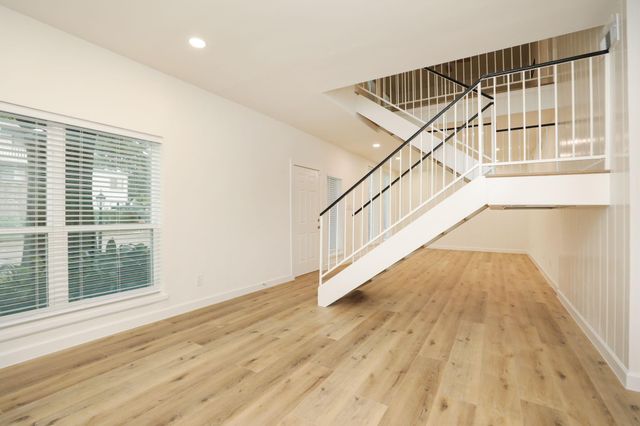 1115 Augusta Drive A2, Houston, TX 77057