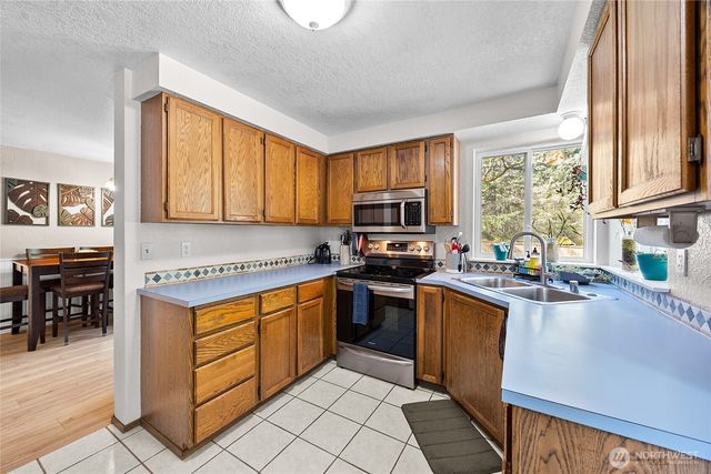 809 148th Street Ct E, Tacoma, WA 98445