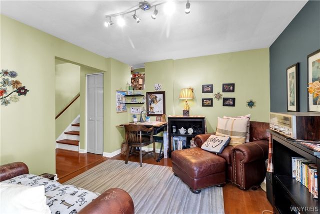 25 Woodmar Terrace, West Seneca, NY 14224