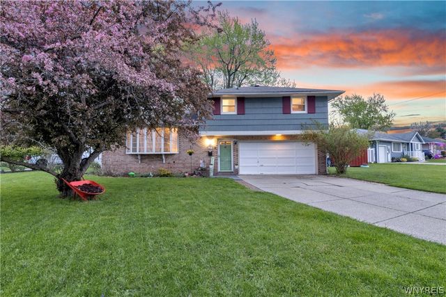 25 Woodmar Terrace, West Seneca, NY 14224