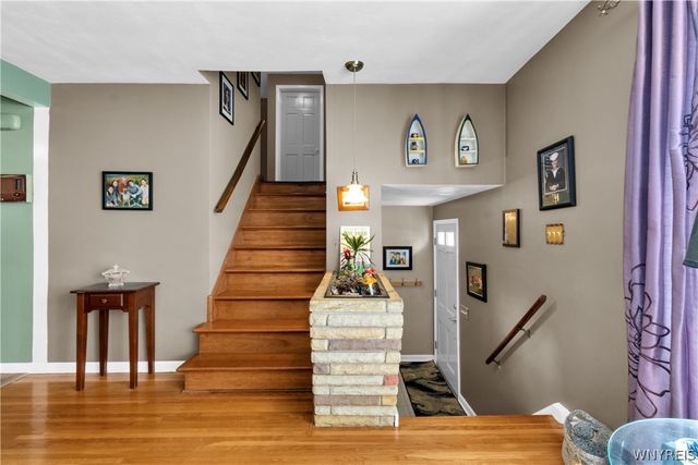 25 Woodmar Terrace, West Seneca, NY 14224