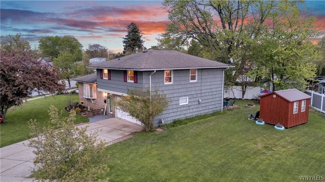 25 Woodmar Terrace, West Seneca, NY 14224