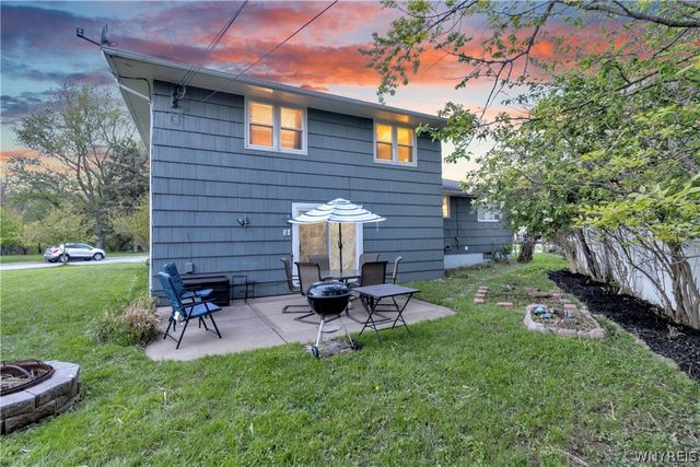 25 Woodmar Terrace, West Seneca, NY 14224