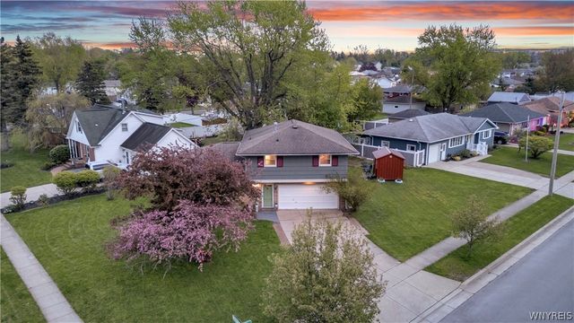 25 Woodmar Terrace, West Seneca, NY 14224