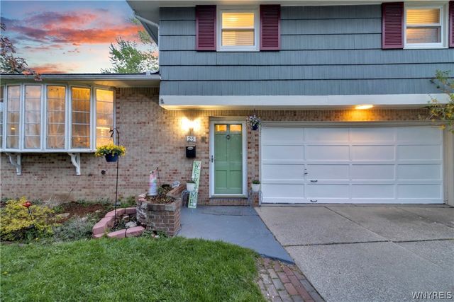 25 Woodmar Terrace, West Seneca, NY 14224