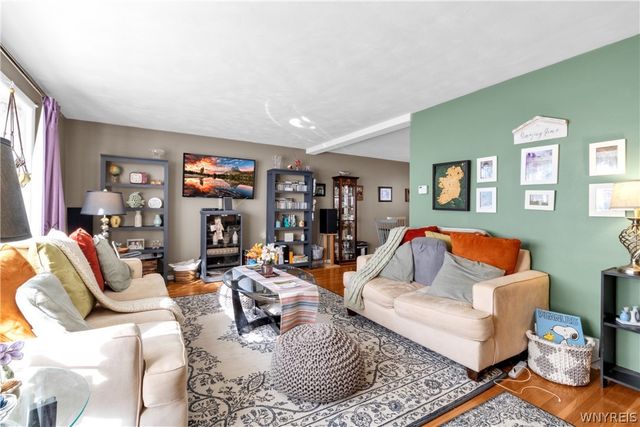 25 Woodmar Terrace, West Seneca, NY 14224