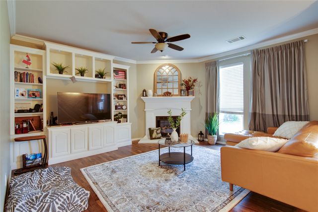 3833 Wellsburg Way, Fort Worth, TX 76244