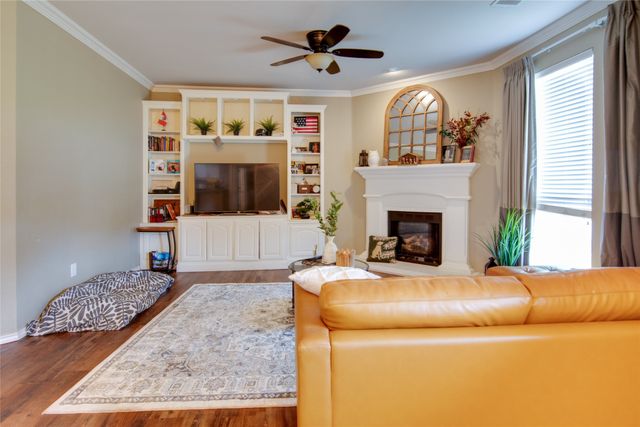 3833 Wellsburg Way, Fort Worth, TX 76244