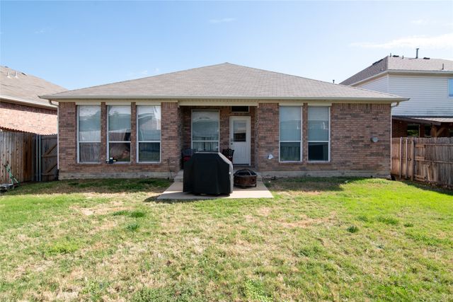 3833 Wellsburg Way, Fort Worth, TX 76244