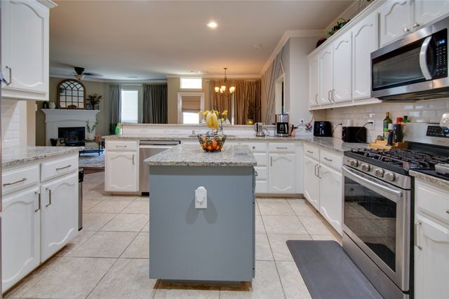 3833 Wellsburg Way, Fort Worth, TX 76244