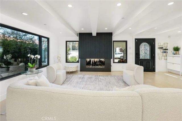 209 Via Koron, Newport Beach, CA 92663