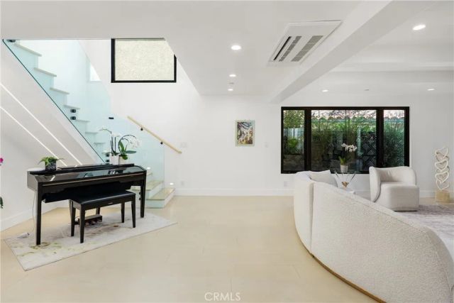 209 Via Koron, Newport Beach, CA 92663