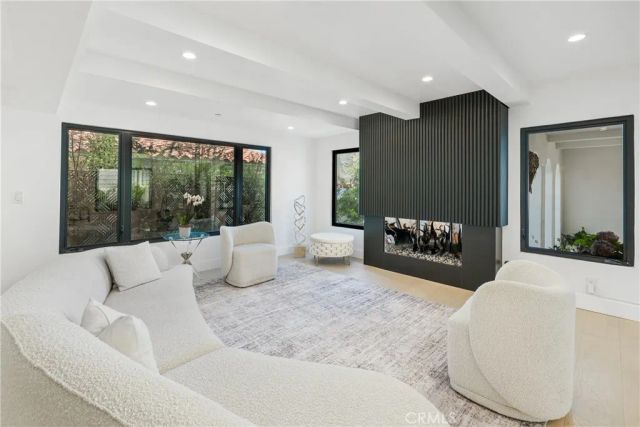 209 Via Koron, Newport Beach, CA 92663